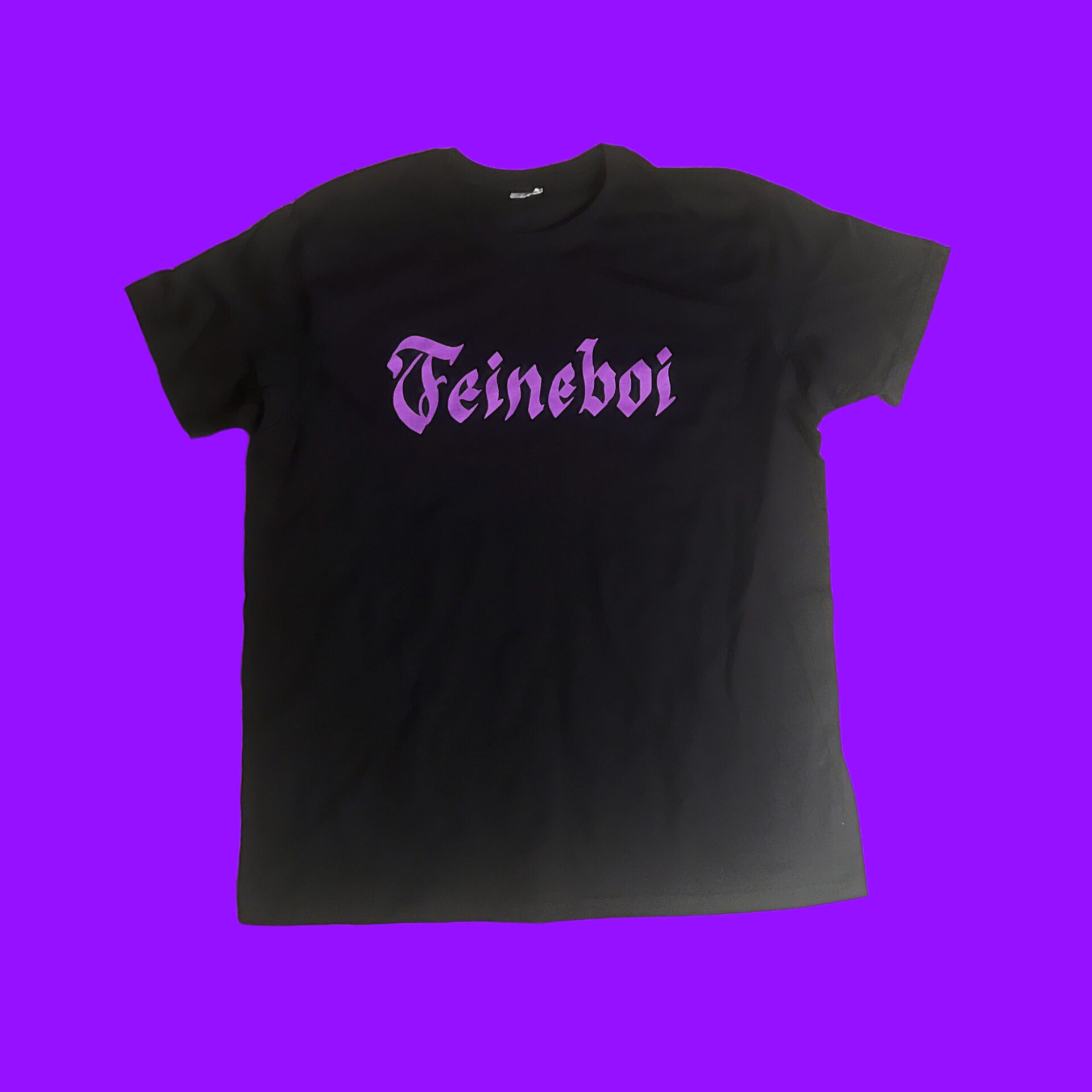 FEINEBOI PURPLE ON BLACK TEE